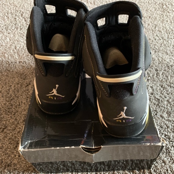 Air Jordan 6 (VI) Retro “Lakers” – Black/Purple/White - US size 9.5 - Picture 4 of 6